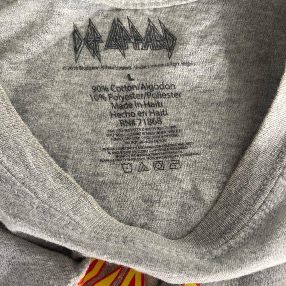 Graphic tee - Picture 2 of 3